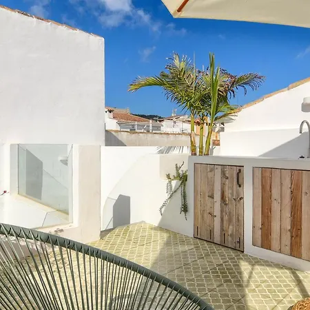 Casa En Grenyo, Dom wakacyjny